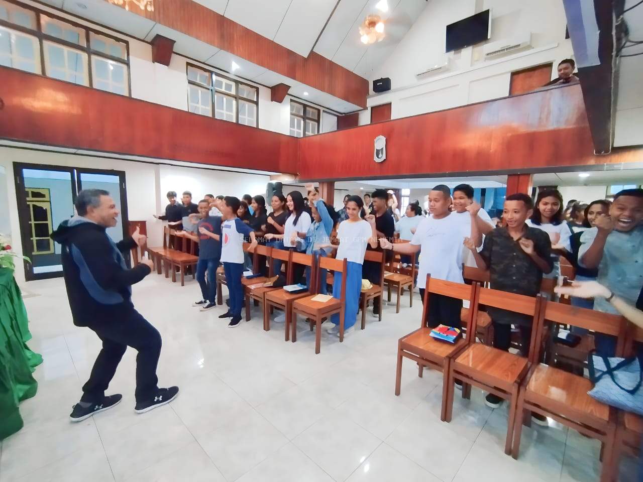 Kegiatan Pelatihan Kepemimpinan Remaja Gereja (PKRG) hari ke-2 di Gedung Gereja Sumber Kasih (GSK)