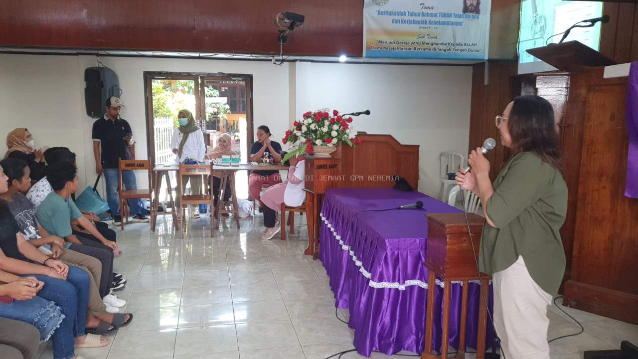 Kegiatan Mini Project Puskesmas Benteng kepada SMPTI Jemaat GPM Nehemia