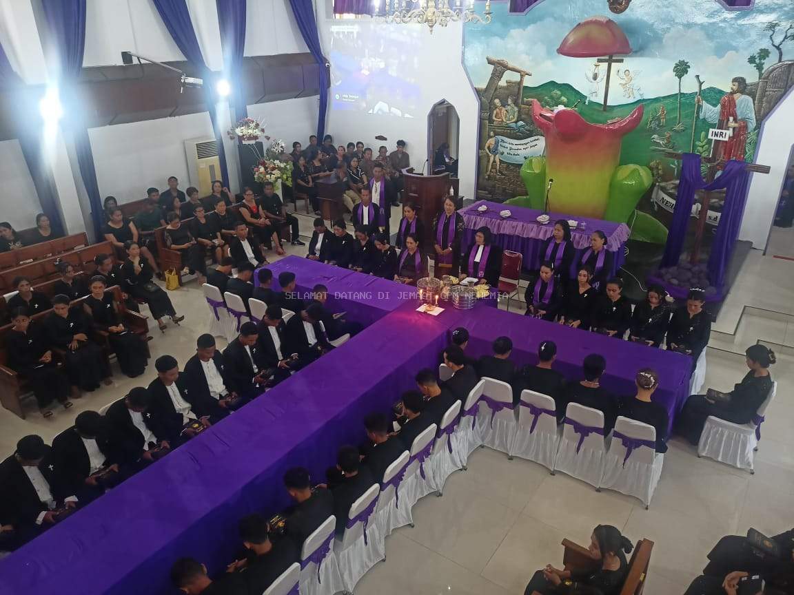 127 Anak Sidi Baru Jemaat GPM Nehemia Ikut Serta dalam Kebaktian Jumat Agung 