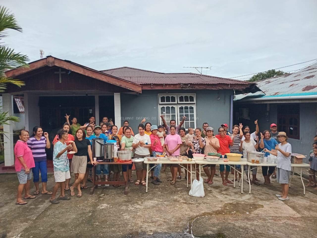 Jemaat Nehemia Sukses Gelar Kerja Bakti dan Makan Patita Bersama